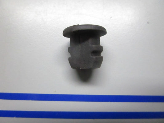 *NEW OEM* 0820 OMC Johnson Evinrude Plug 341231 0341231