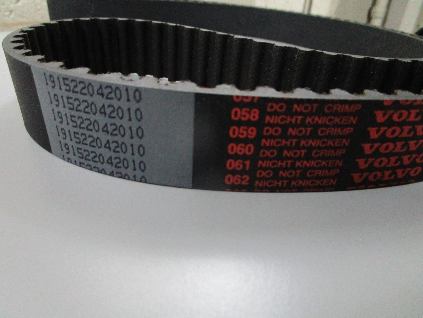 *NEW OEM* 0810 Volvo Penta Timing Belt 31316938