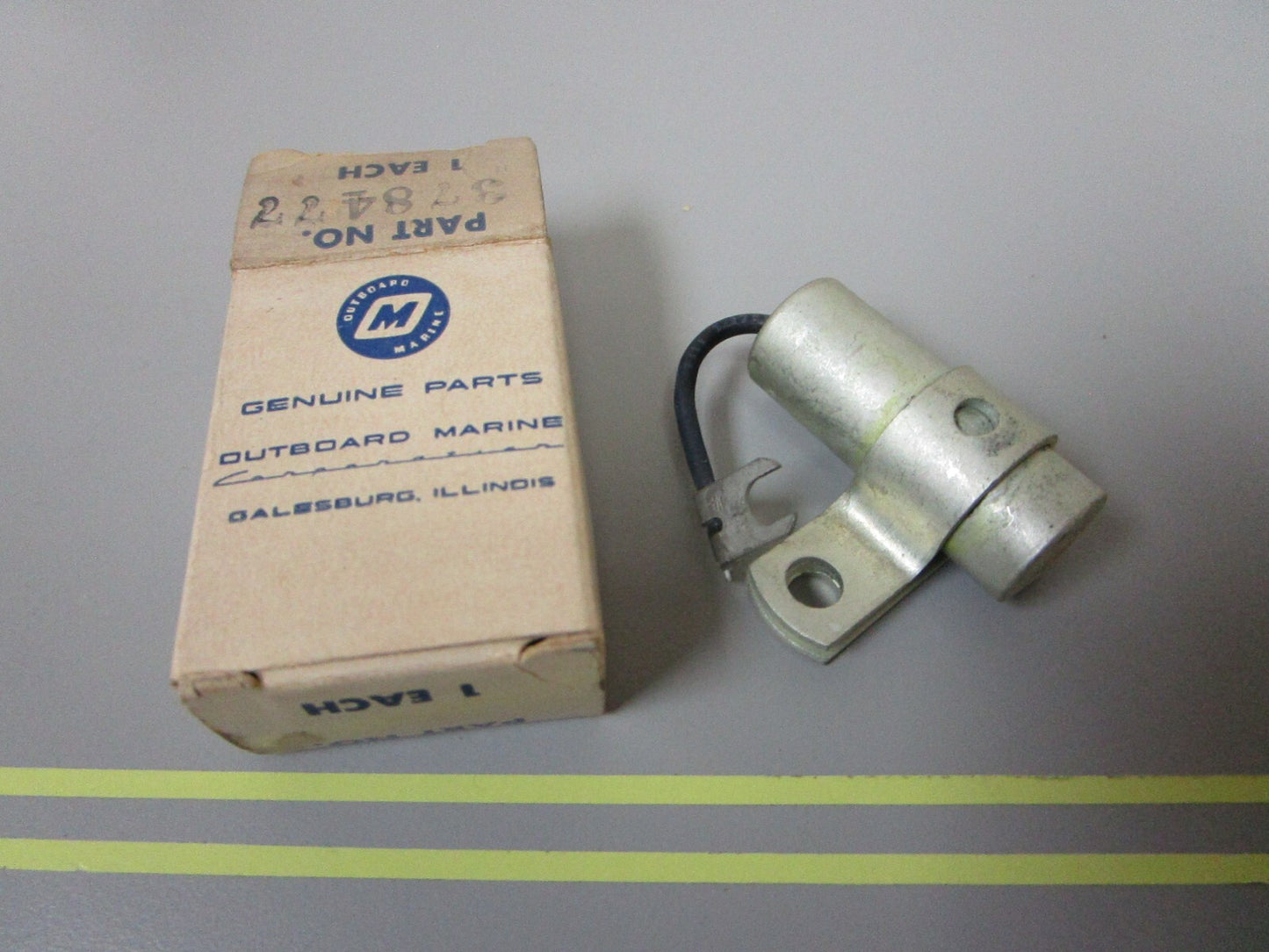 *NEW OEM* 0810 OMC Johnson Evinrude Condenser 378477 0378477