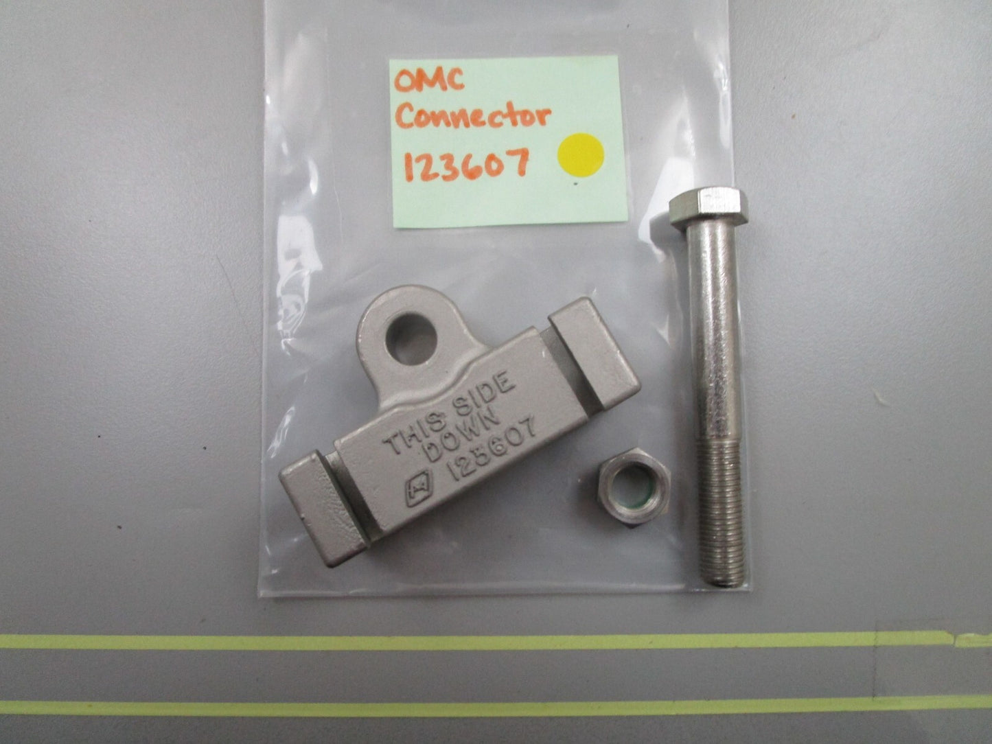 *NEW OEM* 0750 OMC Johnson Evinrude CONNECTOR 123607 0123607