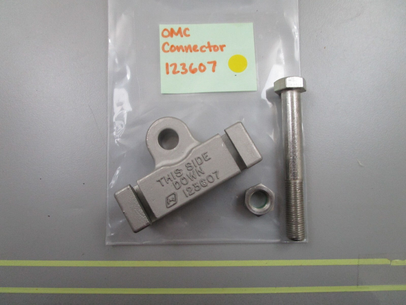 *NEW OEM* 0750 OMC Johnson Evinrude CONNECTOR 123607 0123607