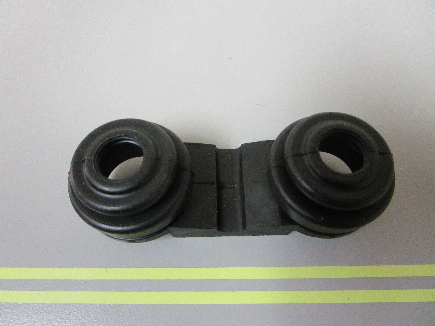 *NEW OEM* 0810 OMC Johnson Evinrude Upper Mount Seal 340178 0340178