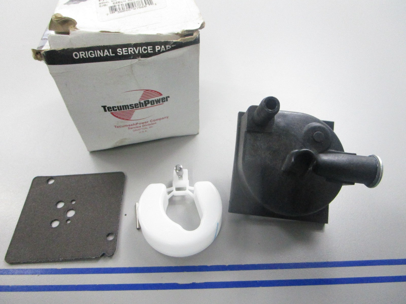 NEW OEM 730649 Tecumseh Float Bowl Kit 0810