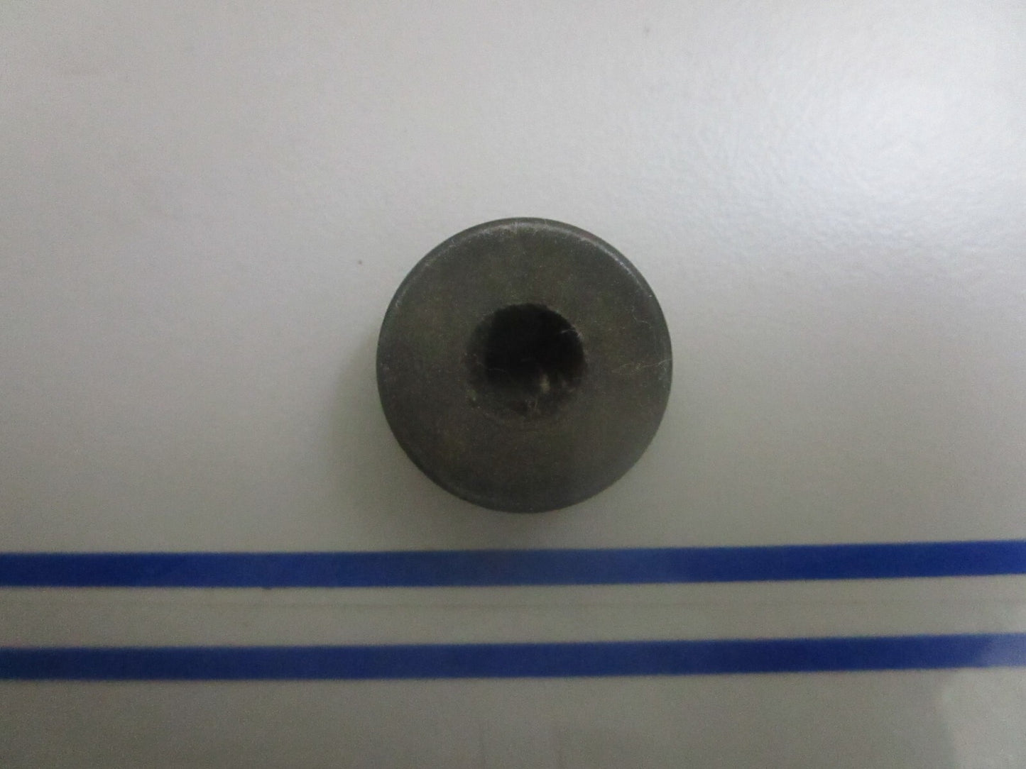 *NEW OEM* 0810 OMC Johnson Evinrude Grommet 319229 0319229