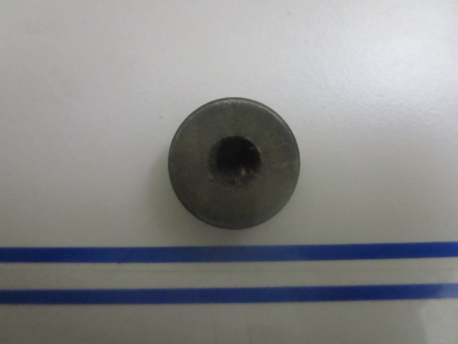 *NEW OEM* 0810 OMC Johnson Evinrude Grommet 319229 0319229