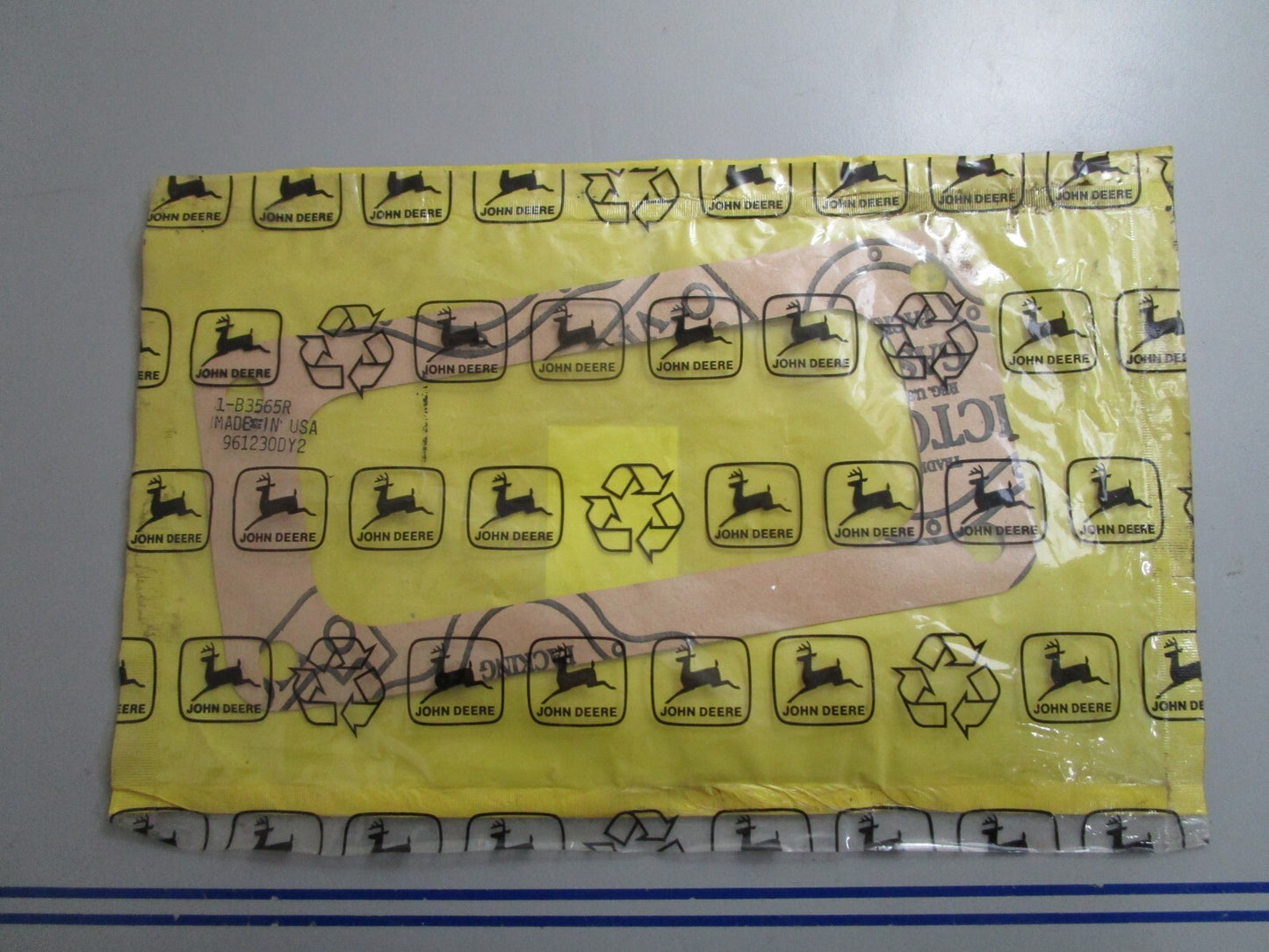 *NEW OEM* 0810 John Deere Gasket B3565R