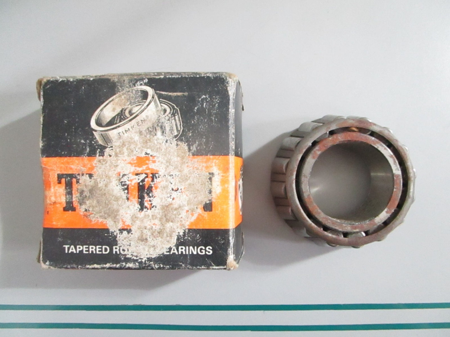 NEW OEM 23690 Timken Tapered Roller Bearing 0820
