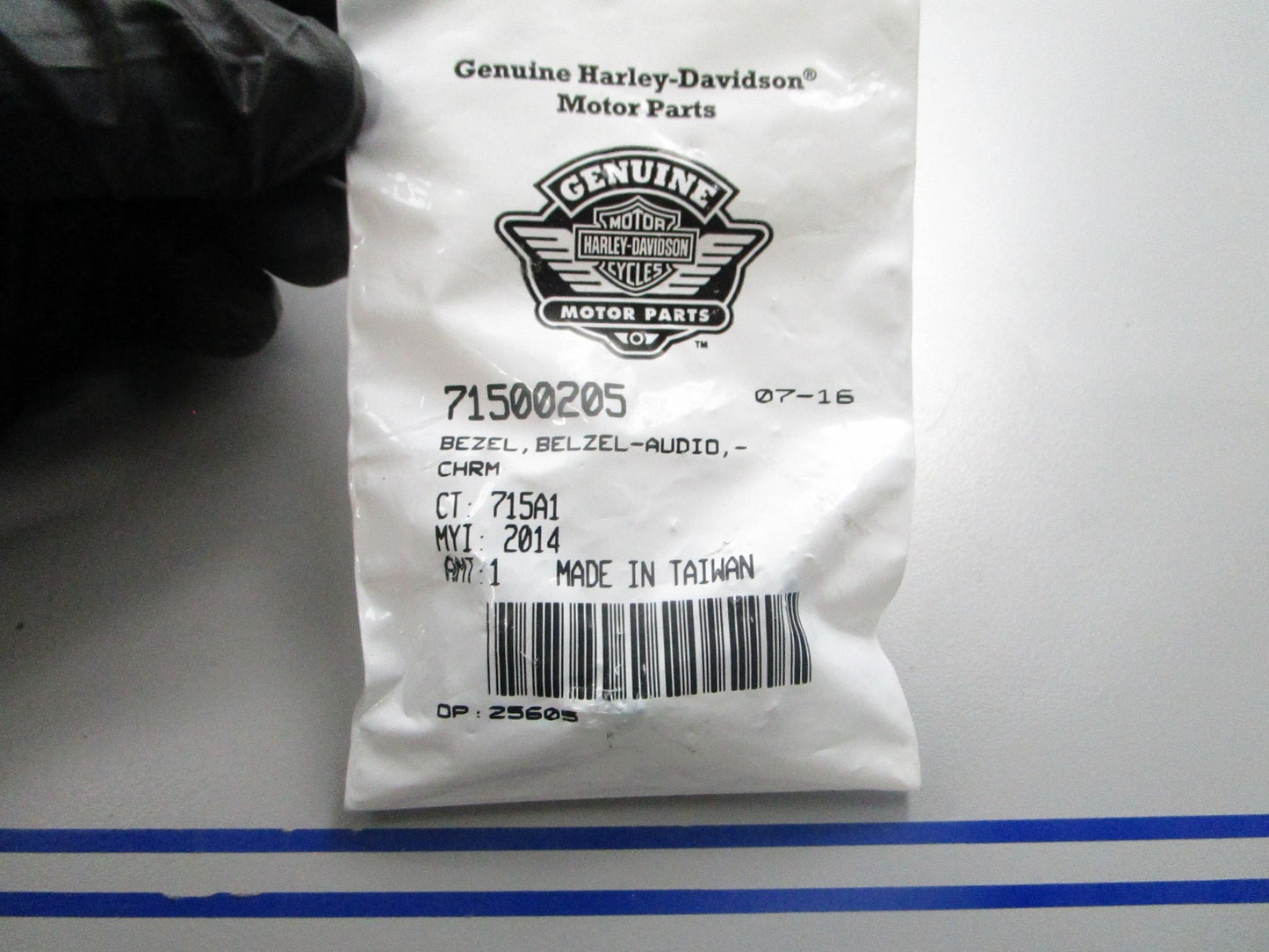 *NEW OEM* 0810 Harley Davidson Chrome Bezel 71500205