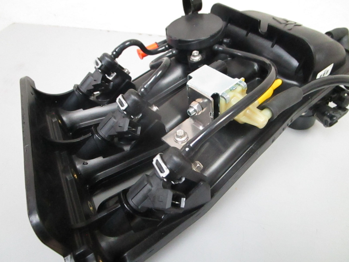 *NEW OEM* 0820 Mercury Quicksilver 3Cyl. Intake Manifold Assy 878139A07