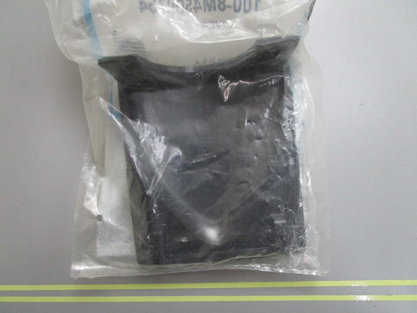 *NEW OEM* 0810 Mercury Quicksilver Cover 100-8M4500754