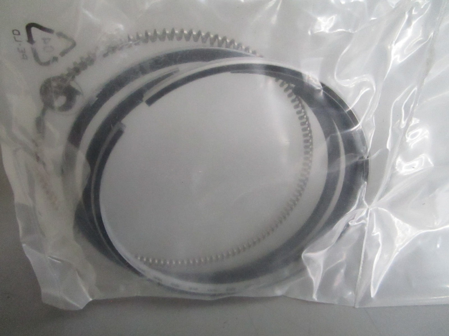 *NEW OEM* 0820 Volvo Penta Piston Ring Kit 3580337