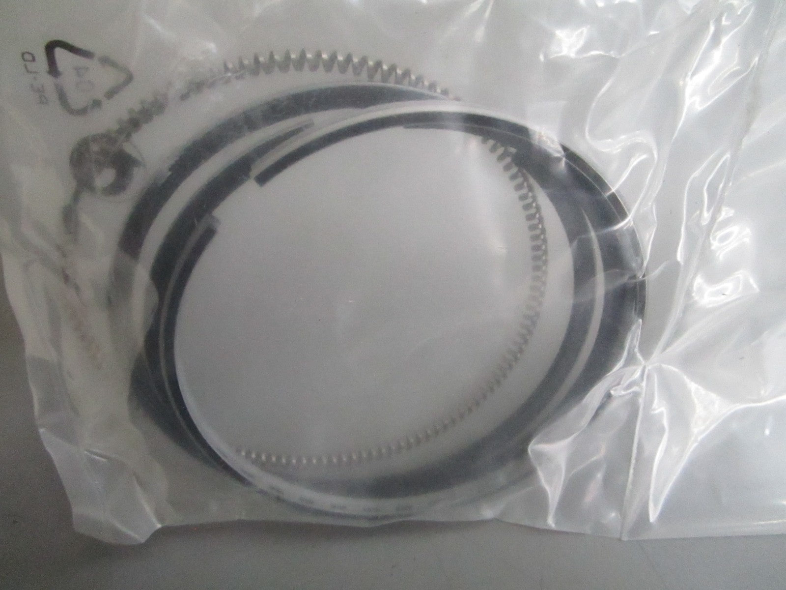 *NEW OEM* 0820 Volvo Penta Piston Ring Kit 3580337