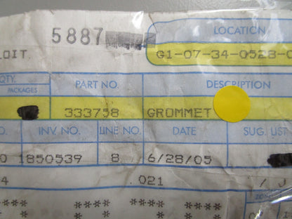 *NEW OEM* 0810 OMC Johnson Evinrude Grommet 333758 0333758