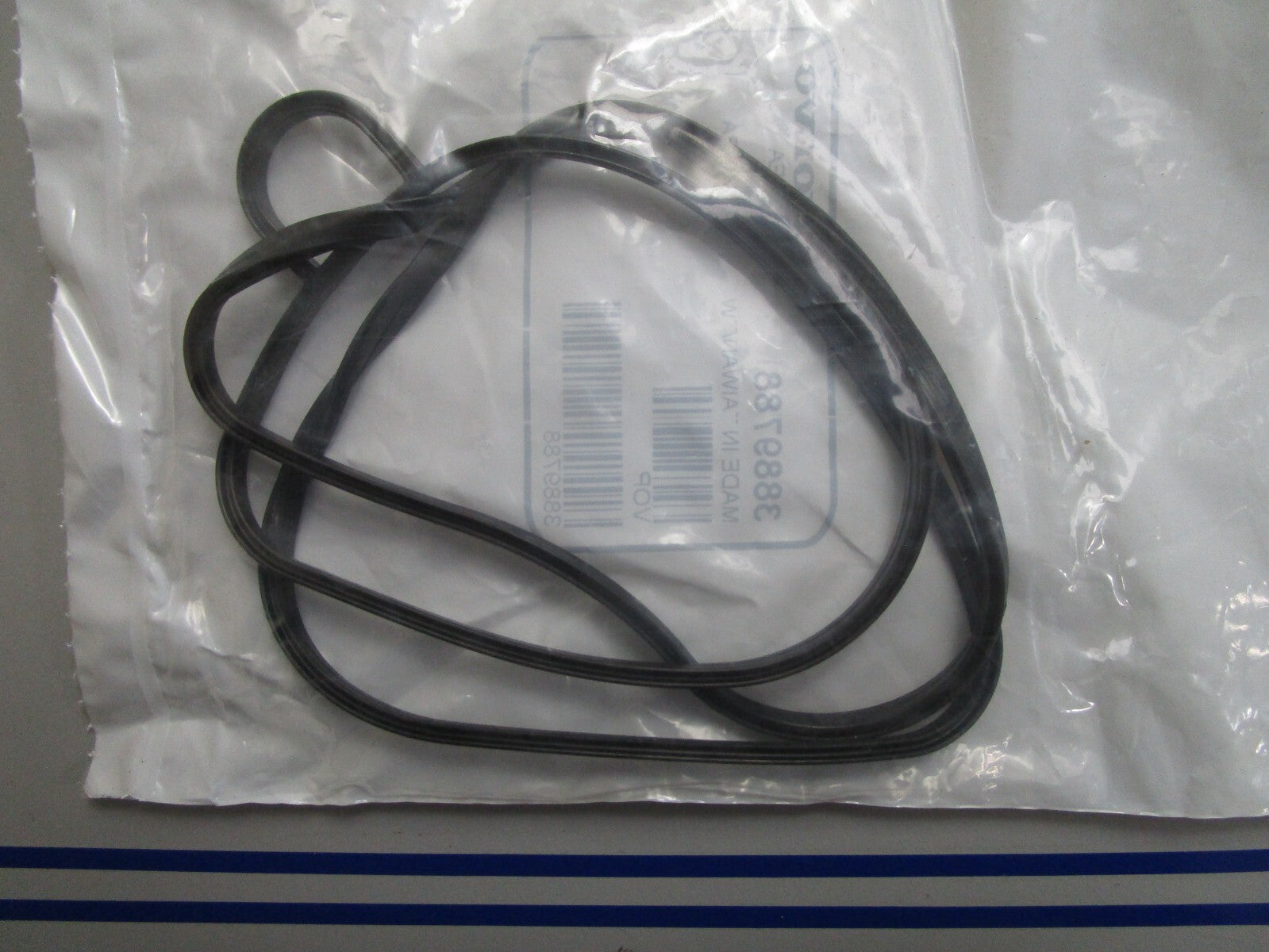 *NEW OEM* 0720 Volvo Penta Gasket 3889788