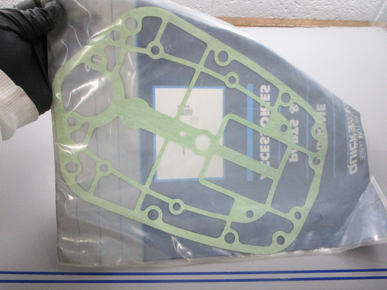 NEW OEM 27-823988 Mercury Quicksilver Gasket 0810