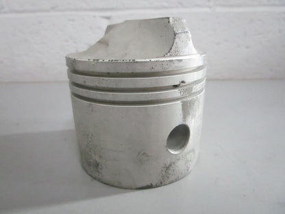 NEW OEM 380569 0380569 OMC Johnson Evinrude Piston 0820