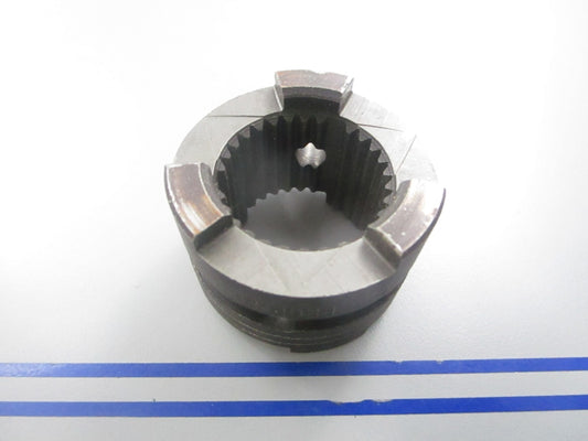 *NEW OEM* 0810 OMC Johnson Evinrude Clutch Dog 914716 0914716