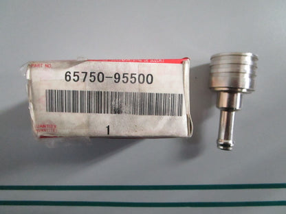 NEW OEM 65750-95500 Suzuki Fuel Connector 0820
