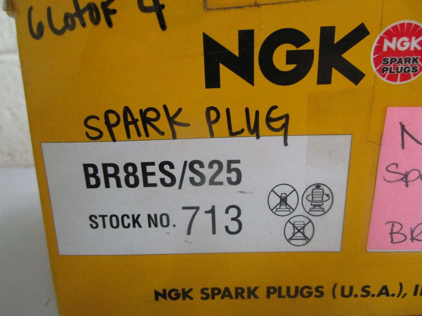 *NEW* (LOT OF 4) 0810 NGK Spark Plug BR8R8