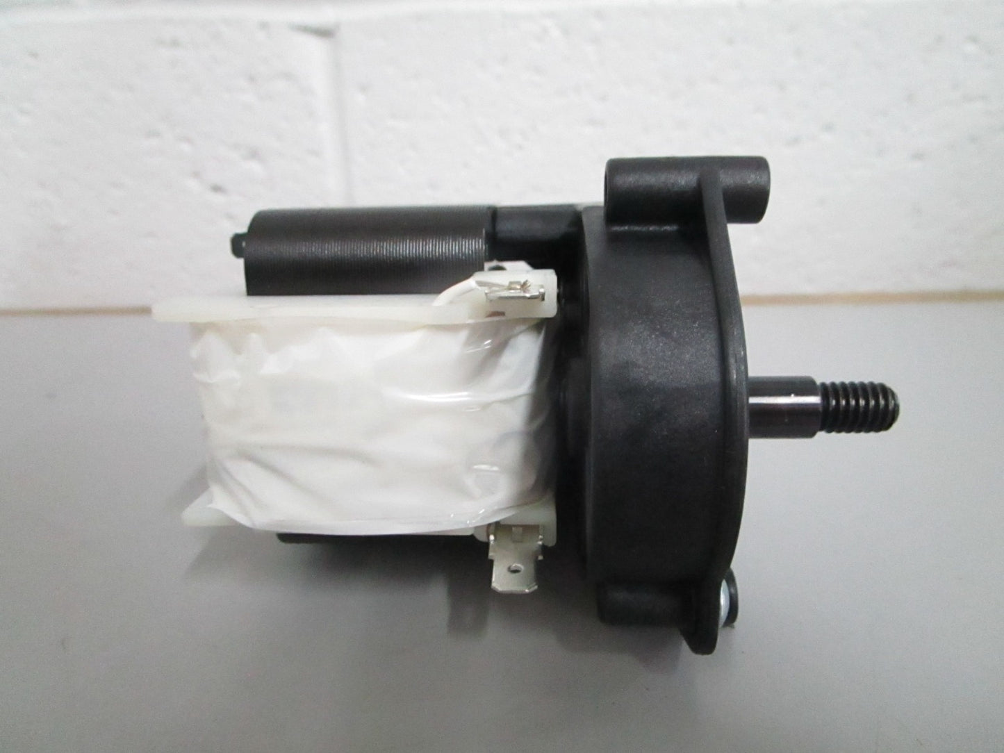*NEW OEM* 0820 Whirlpool Motor W11671282