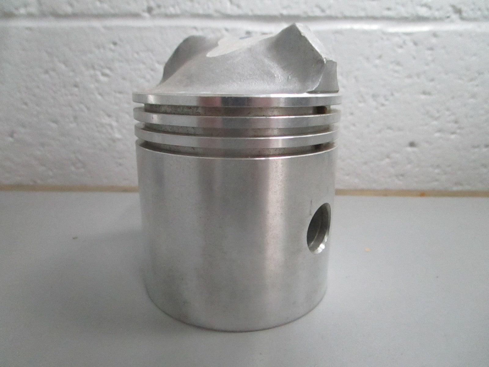 *NEW OEM* 0820 OMC Johnson Evinrude Piston 378910 0378910