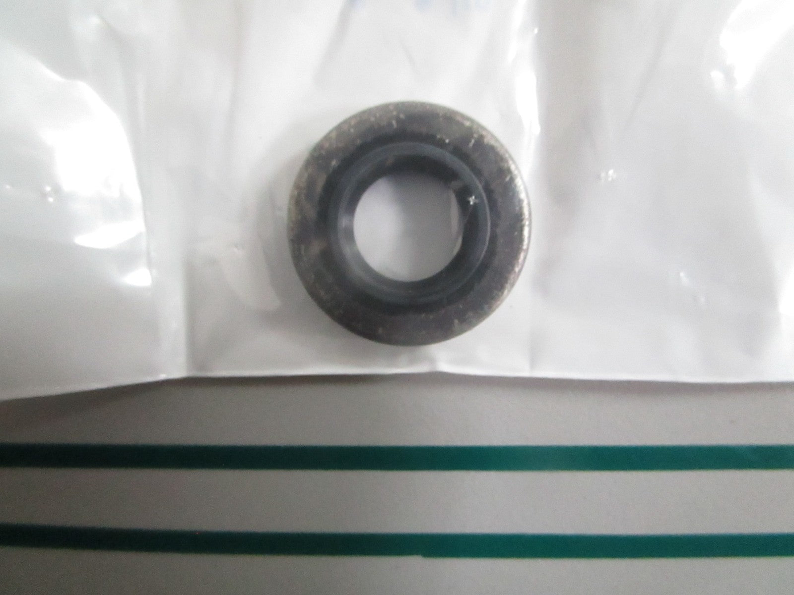 NEW OEM 321788 0321788 OMC Johnson Evinrude Seal 0820