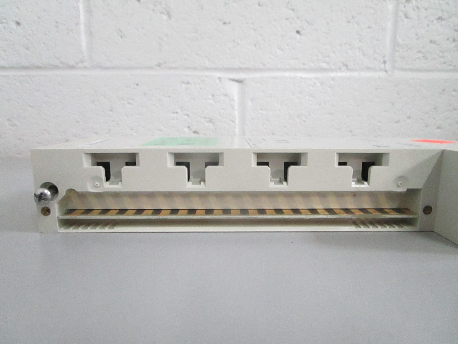 Schneider 140DAO84000 Modicon Quantum Discrete Output Module NEW OEM 0820
