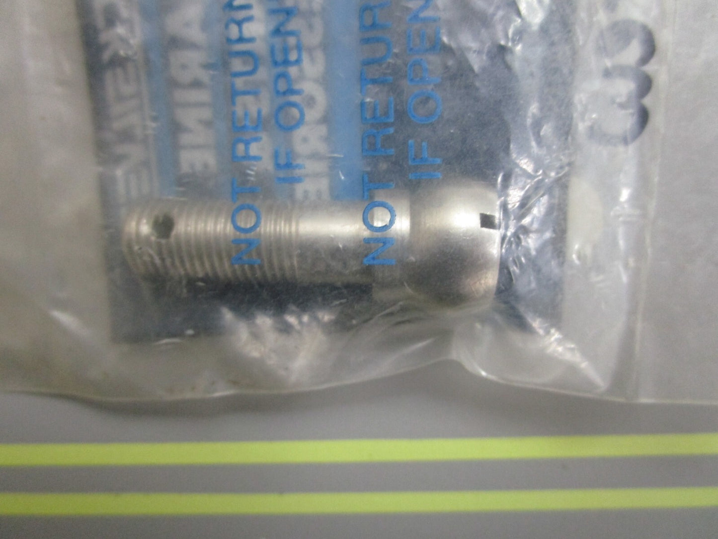 *NEW OEM* 0810 Mercury Quicksilver Screw 10-66389