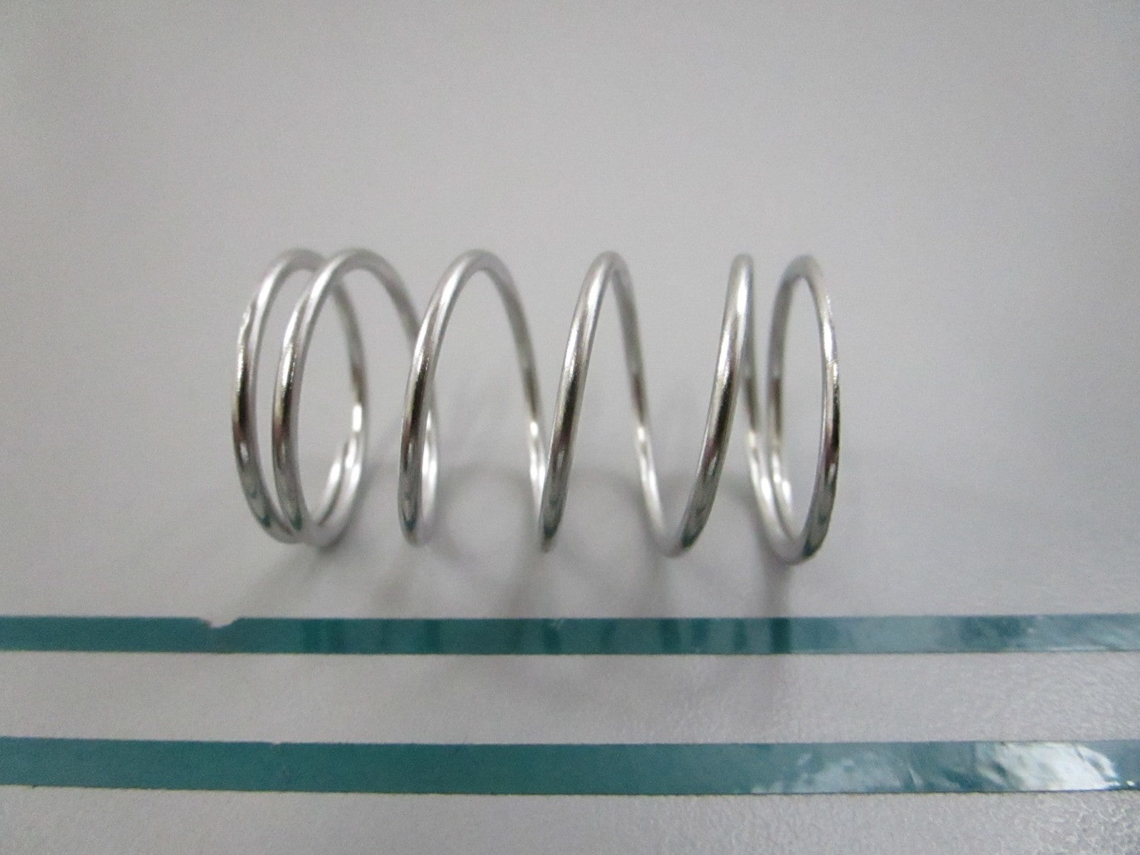 NEW OEM 336826 0336826 OMC Johnson Evinrude Spring 0810