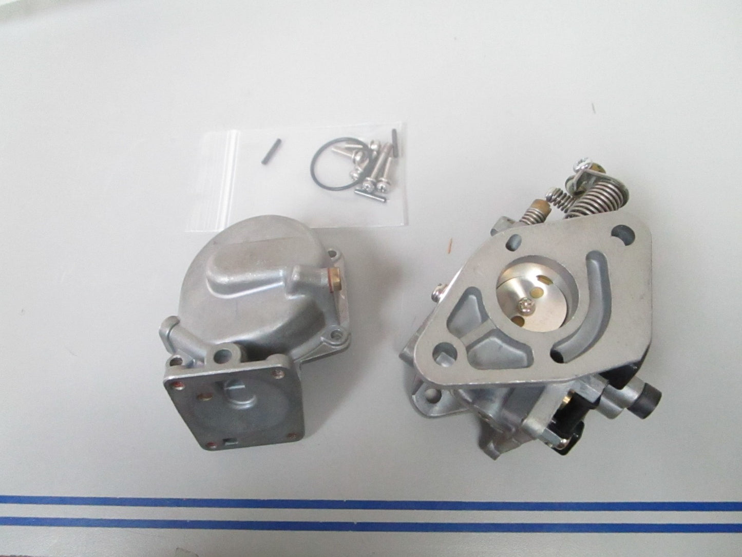 *NEW OEM* 0720 Mercury Quicksilver 4hp 5hp Carburetor 3303-812647T1
