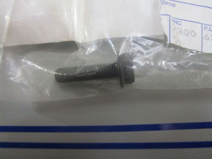 *NEW OEM* 0770 Volvo Penta Bolt 3858961