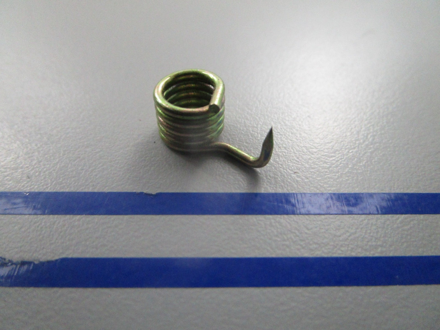 *NEW OEM* 0810 OMC Johnson Evinrude Spring 510231 0510231