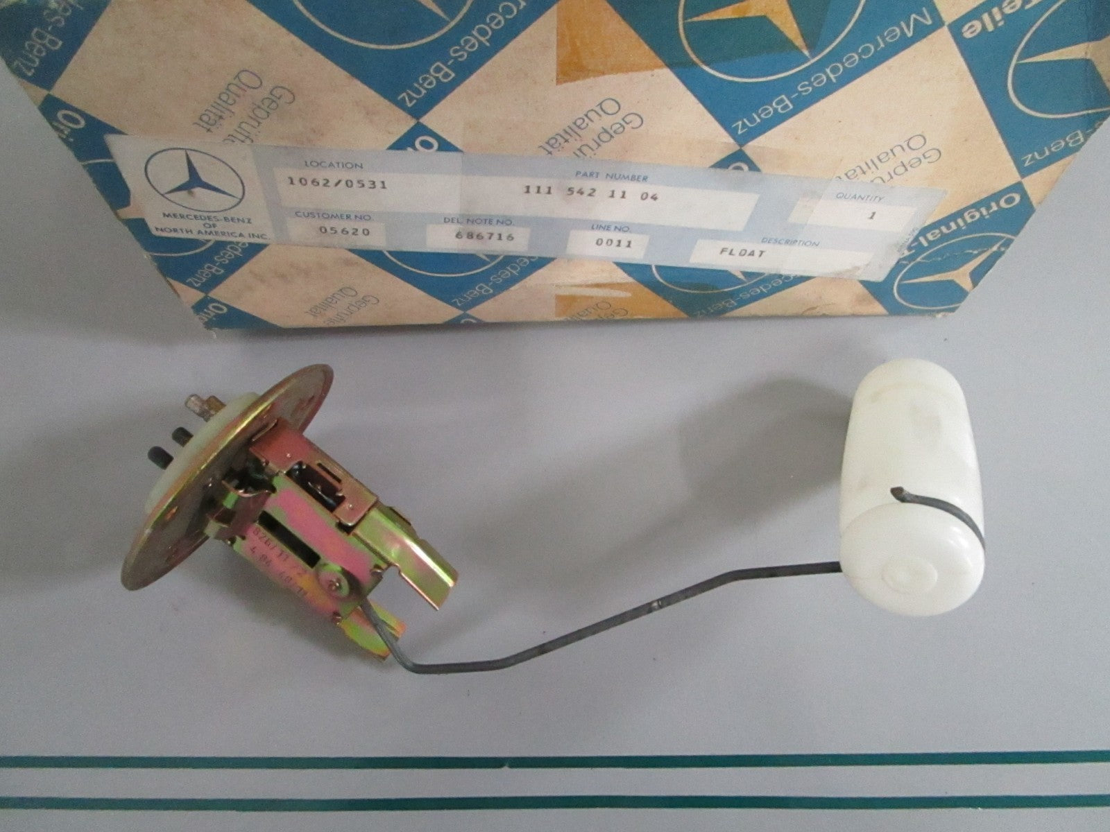 NEW OEM 1115421104 Mercedes-Benz Fuel Gauge Sending Unit 0820