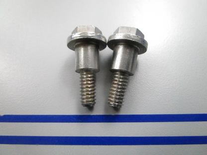 NEW OEM (LOT OF 2) 305618 0305618 OMC Johnson Evinrude Screw 0810