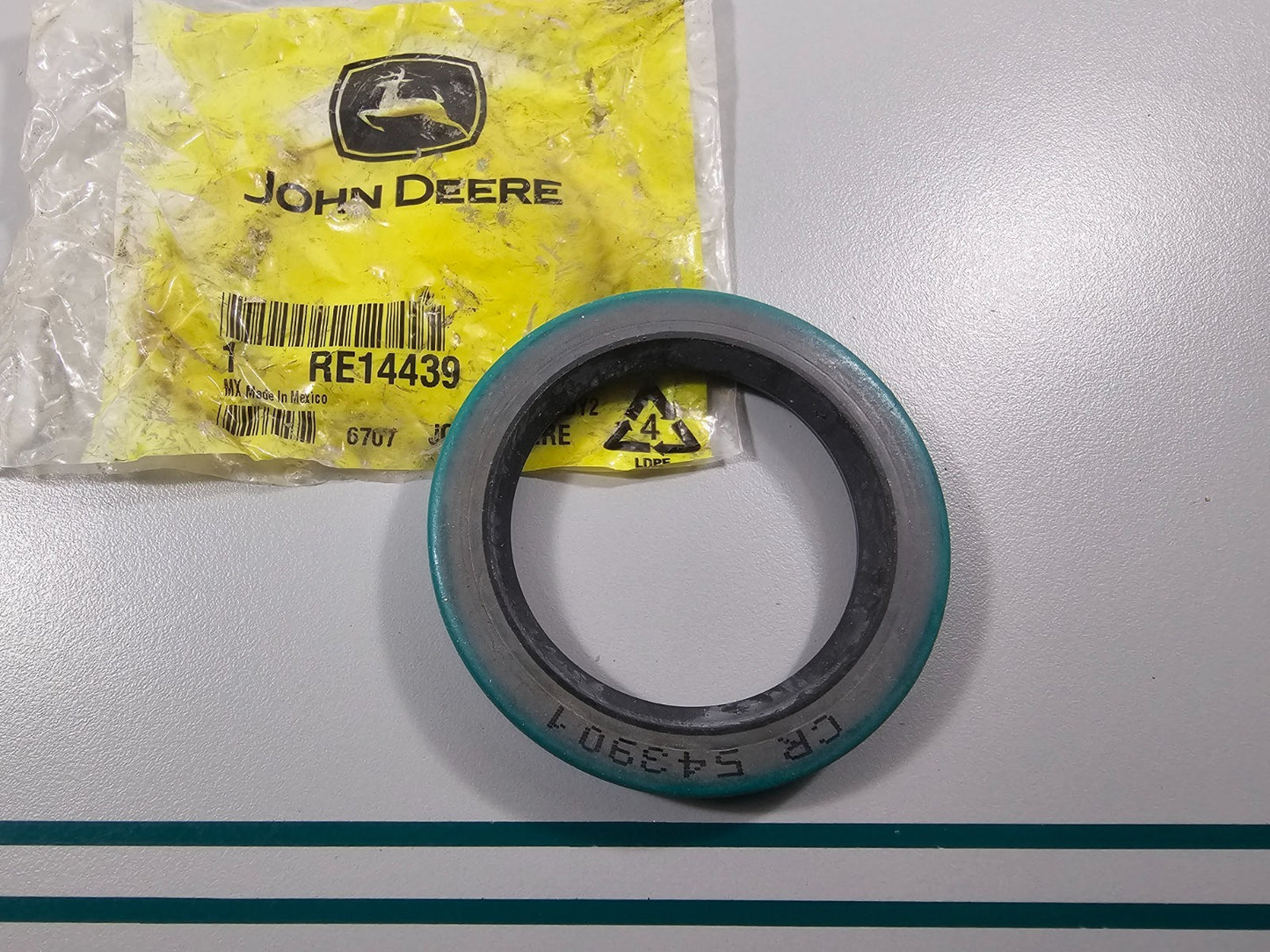 NEW OEM RE14439 John Deere Seal 0810