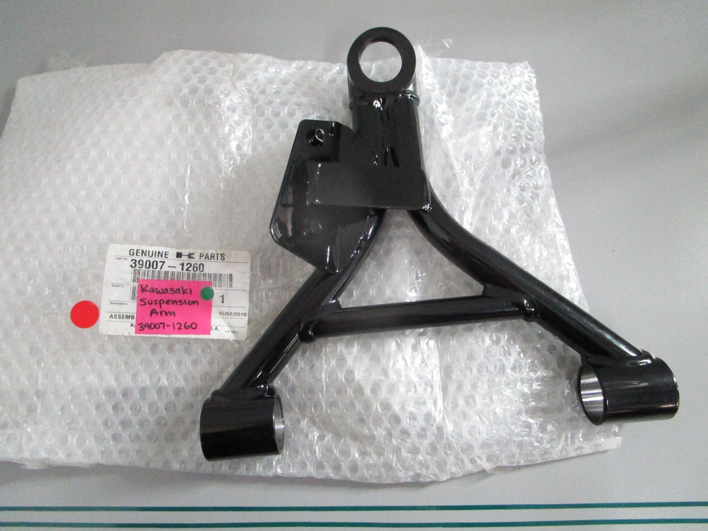 NEW OEM 39007-1260 Kawasaki Suspension Arm 0820