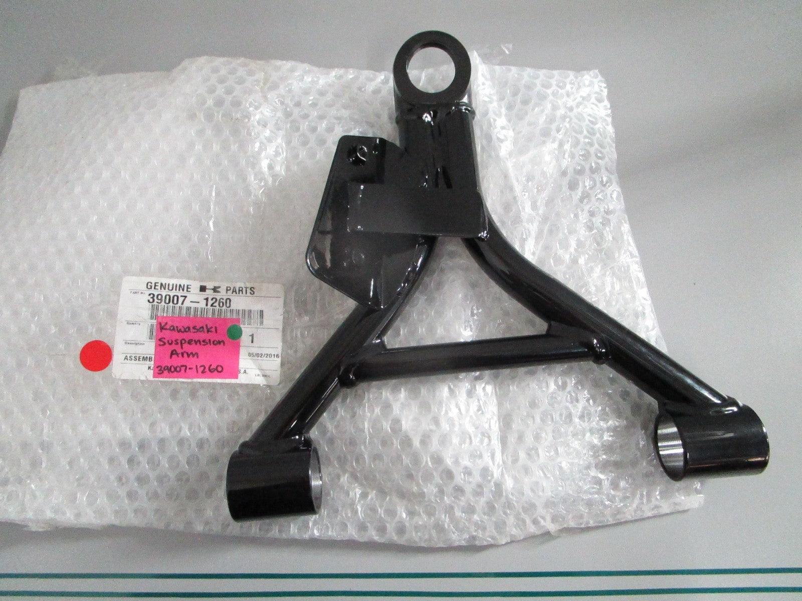 NEW OEM 39007-1260 Kawasaki Suspension Arm 0820