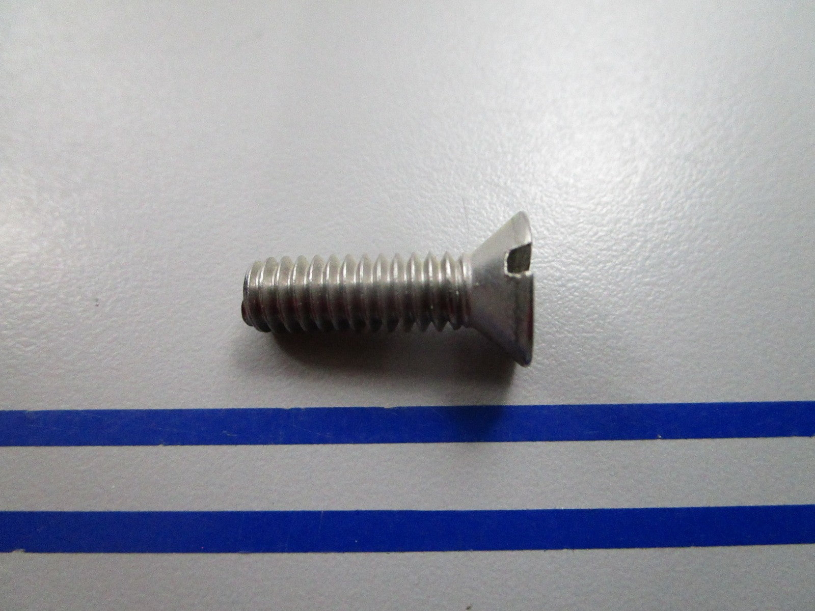 NEW OEM 312709 0312709 OMC Johnson Evinrude Screw 0810