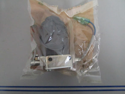 NEW OEM 6E5-81900-01-00 Yamaha Oil Tank Motor Pump 0820