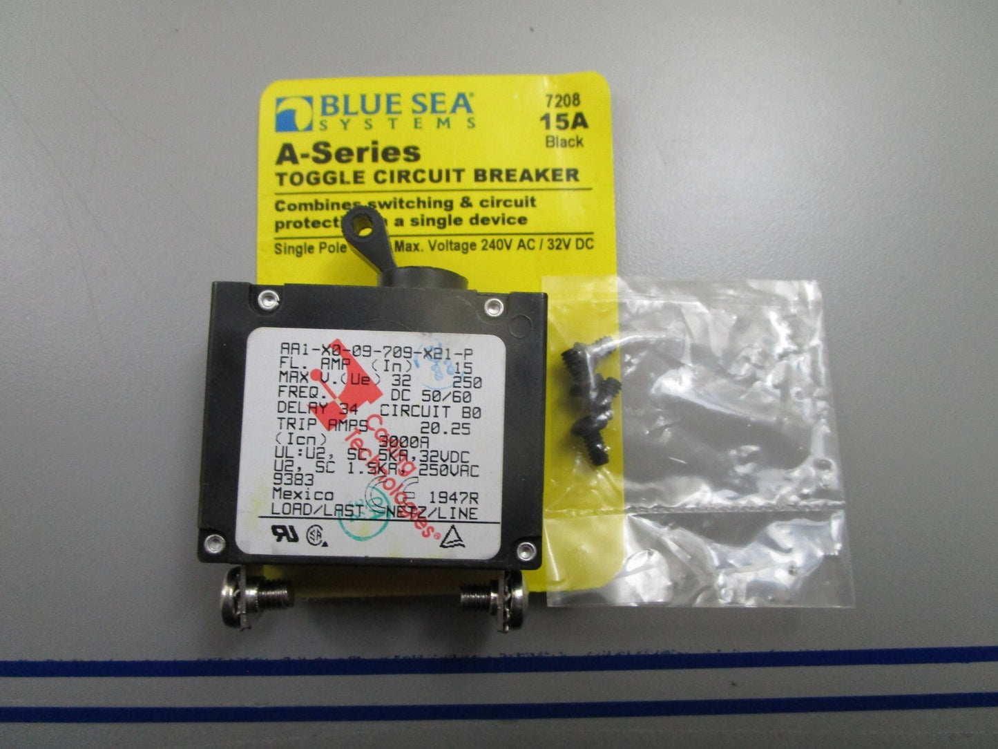 *NEW* 0810 Blue Sea 15A A-Series Circuit Breaker 7208