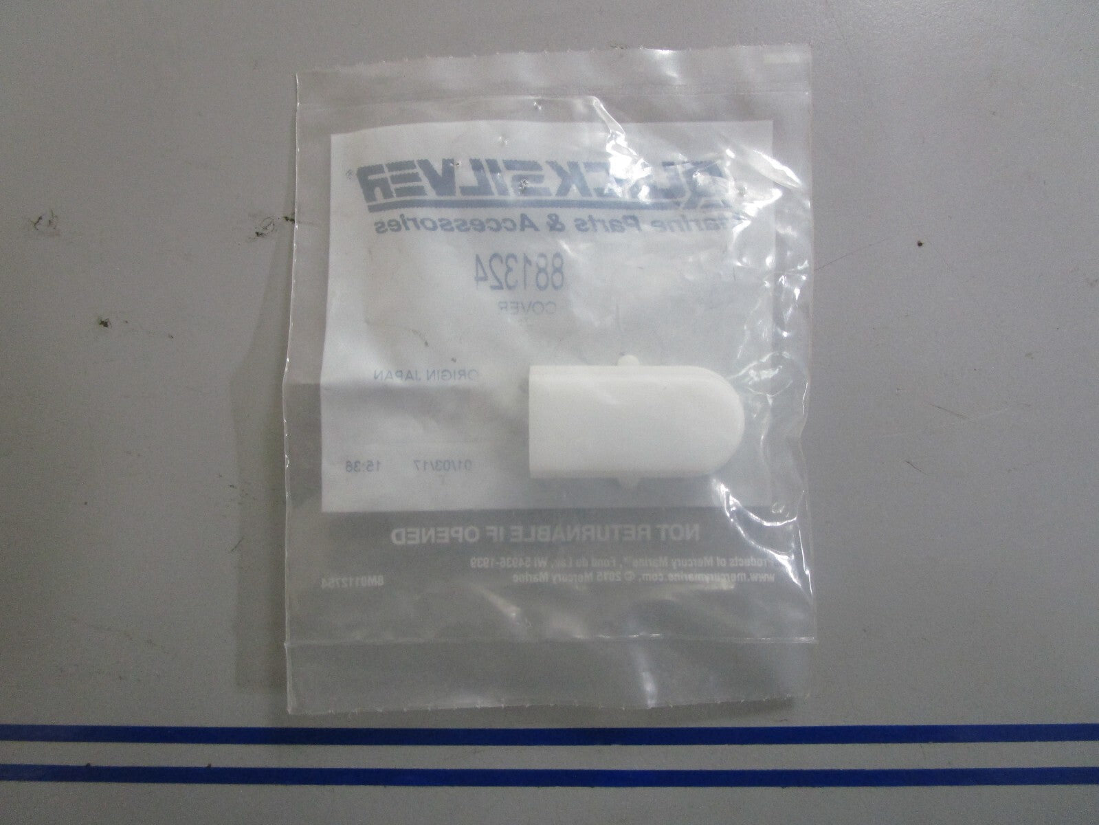 *NEW OEM* 0810 Mercury Quicksilver Cover 881324