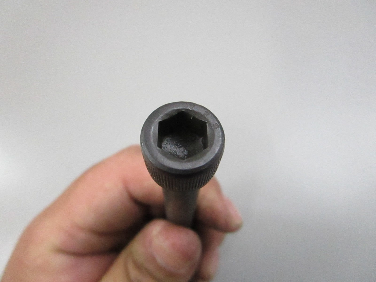 NEW OEM 352717 0352717 OMC Johnson Evinrude Screw 0810