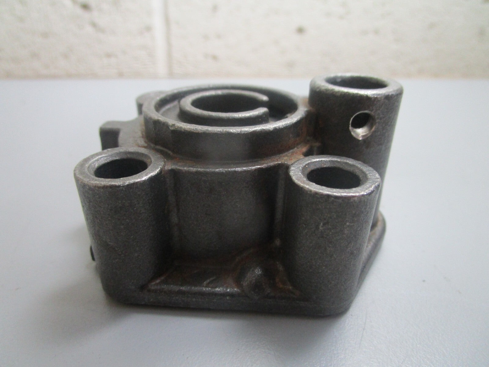 *NEW OEM* 0820 OMC Johnson Evinrude Water Pump Housing 5033107 05033107