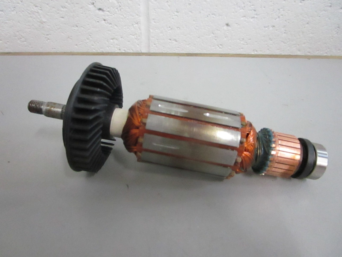 NEW OEM 1 604 010 261 Bosch Armature 0820
