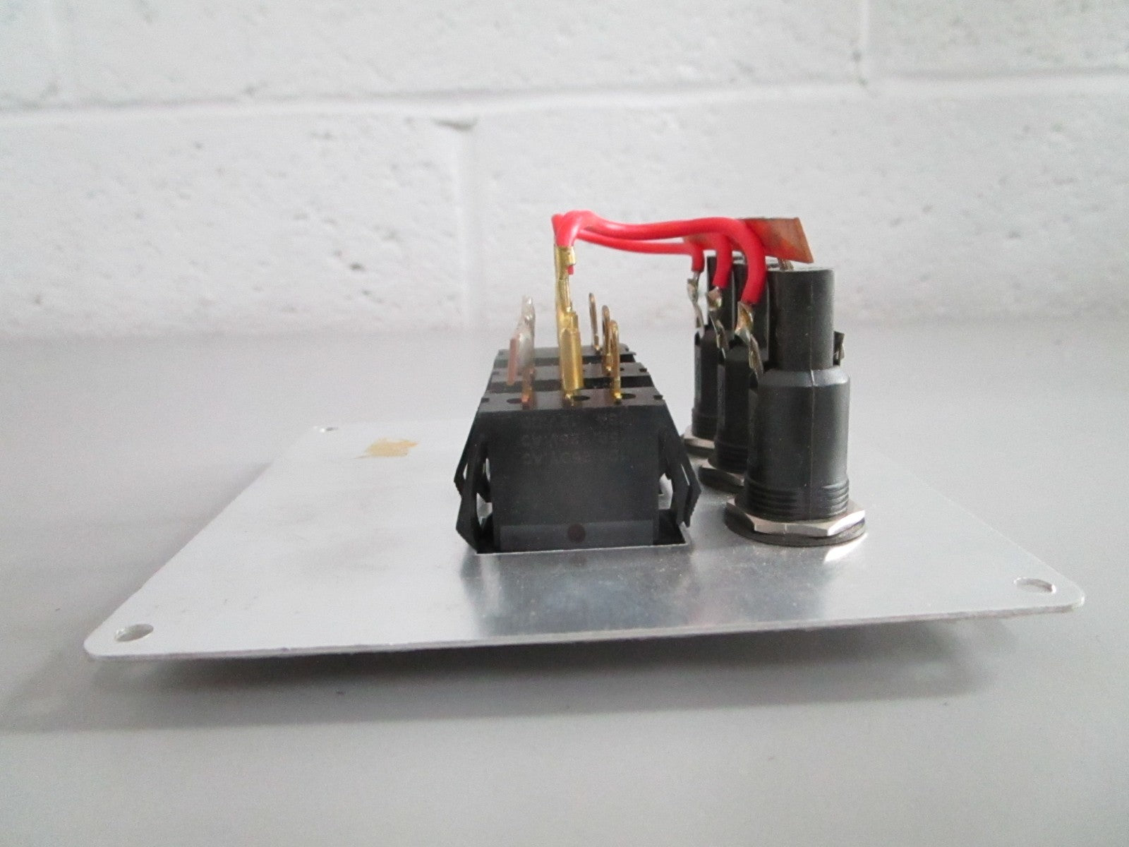 NEW OEM 771988 0771988 OMC Johnson Switch Plate 0820