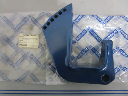 NEW OEM 36962-1130M Tohatsu Left Clamp Bracket 0820