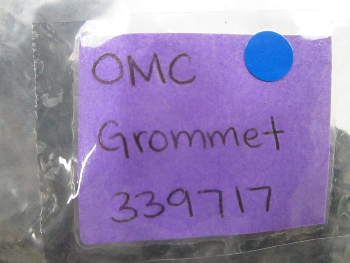 *NEW OEM* 0810 OMC Johnson Evinrude Grommet 339717 0339717