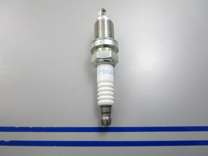 NEW IZDE6J NGK Spark Plug 0810