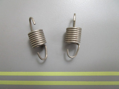 *NEW OEM* (LOT OF 2) 0810 OMC Johnson Evinrude Lock Spring 315176 0315176