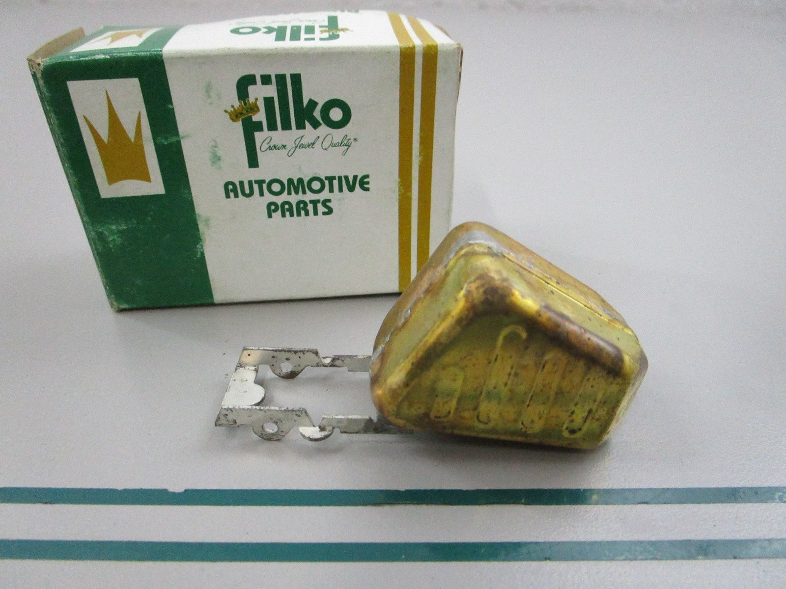 NEW 19-100 Filko Carburetor Float 0810